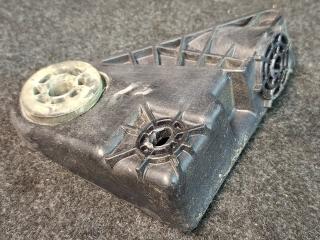 кронштейн радиатора Cadillac XT4 1 поколение 2020, 2.0 л., бензин, АКПП, 318e, полный привод, 84396368