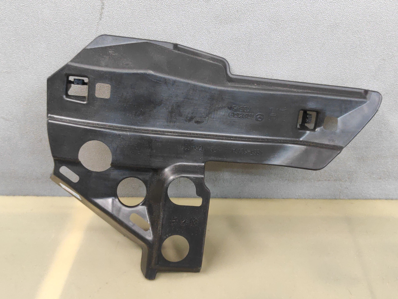 кронштейн (крепление) Mazda CX-5 2 поколение 2020, KBST50104 - фото №1