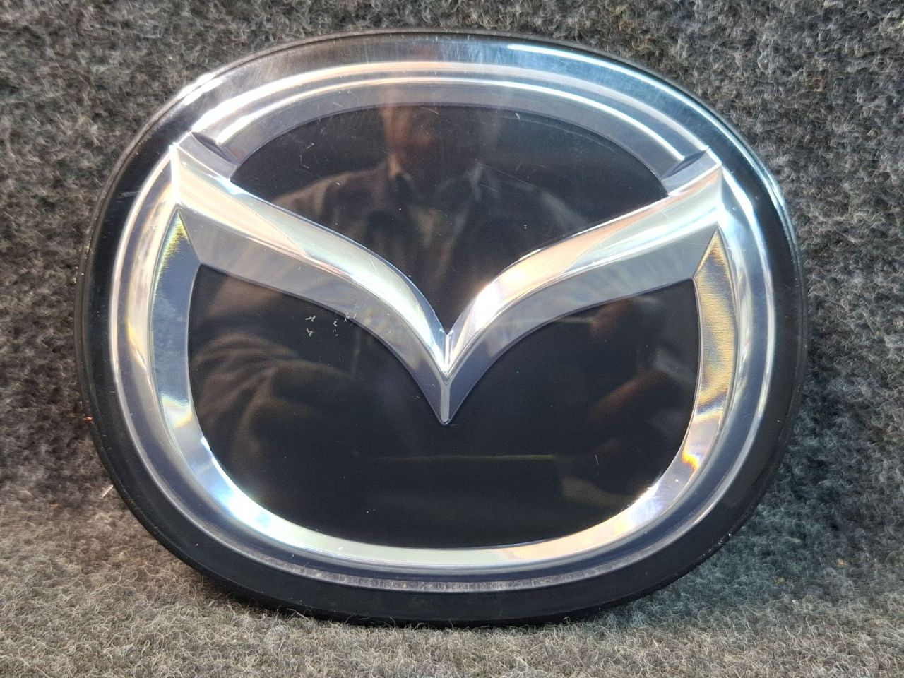 эмблема Mazda CX-30 1 поколение 2020, BERC51730, K4025 - фото №1