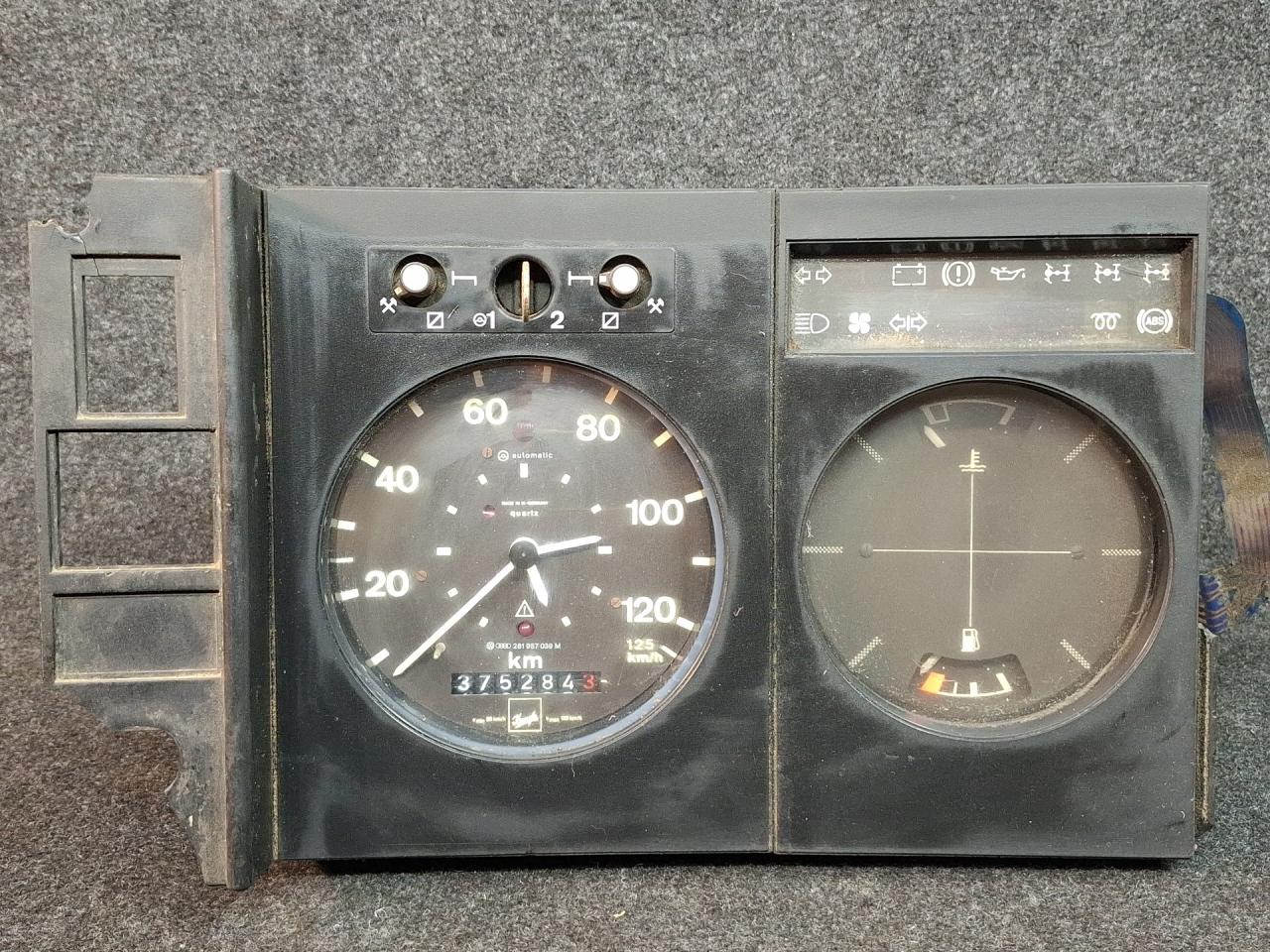 щиток приборов (приборная панель) Volkswagen LT 1 поколение 1990, 2.4 л., дизель, МКПП - фото №1