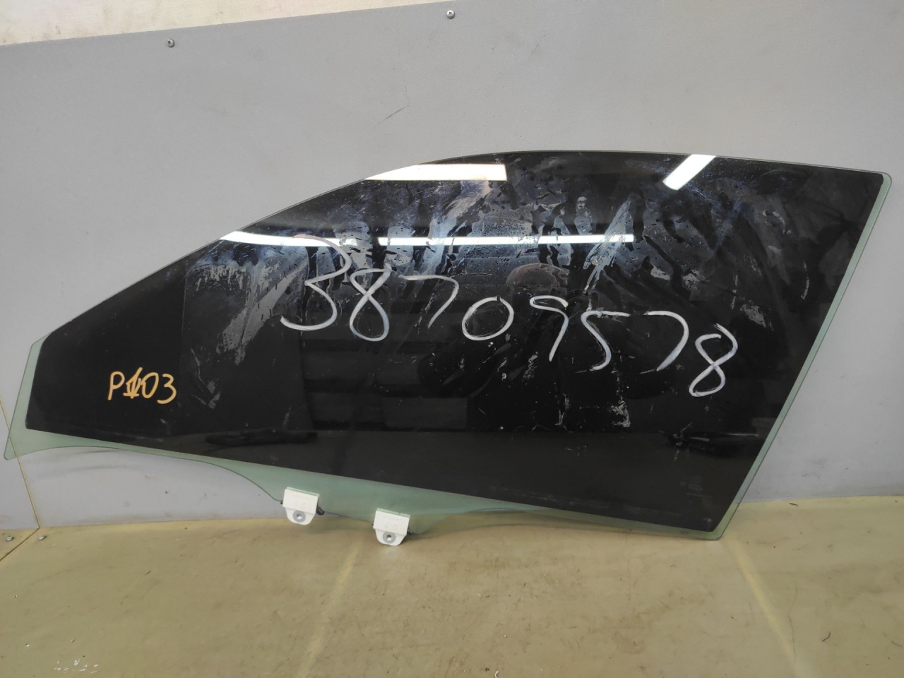 стекло двери передней левой Acura Integra 4 поколение 2024, 1.5 л., бензин, АКПП, синий, хетчбэк 5 дв., передний привод - фото №1