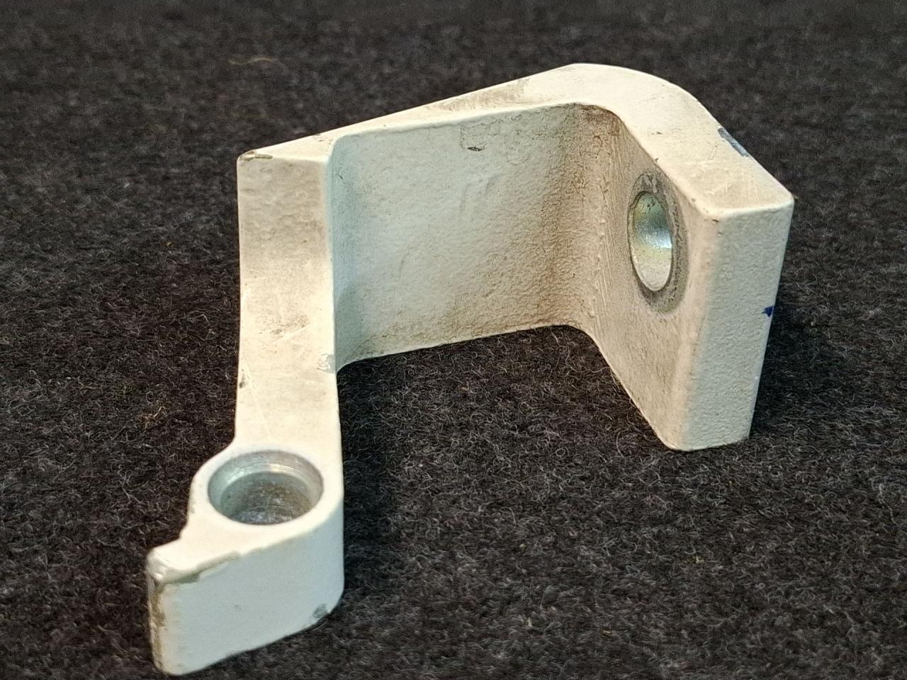 петля двери Volkswagen Transporter T6 2016 - фото №1