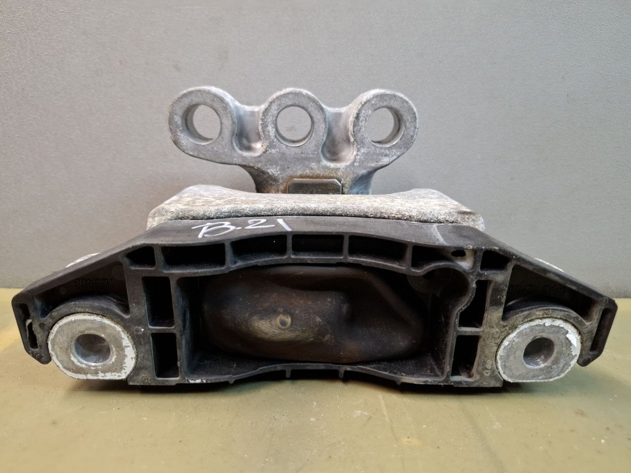 подушка крепления двигателя Chevrolet Blazer 3 поколение 2019, 3.6 л., бензин, АКПП, белый, полный привод, 84499831 - фото №1