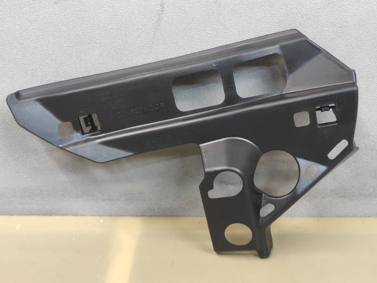 кронштейн (крепление) Mazda CX-5 2 поколение 2020, KBST50103 - фото №1