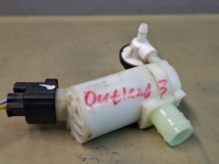 насос (моторчик) омывателя стекла Mitsubishi Outlander 3 поколение 2014