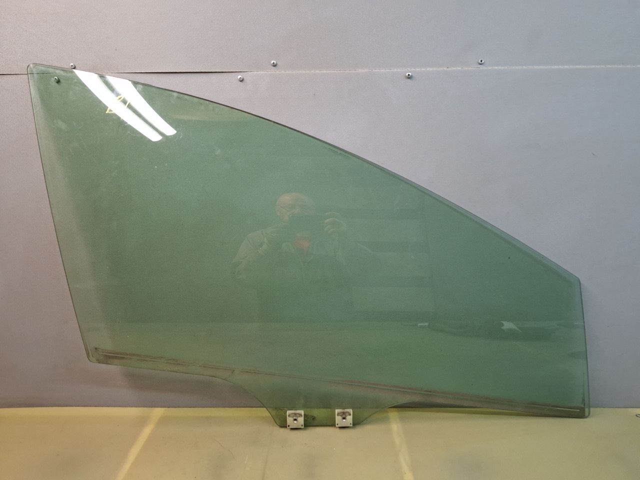 стекло двери передней правой Mazda CX-7 1 поколение ER 2008, 2.3 л., L3-VDT, бензин, АКПП, голубой/30s, полный привод, 43R00014 - фото №1