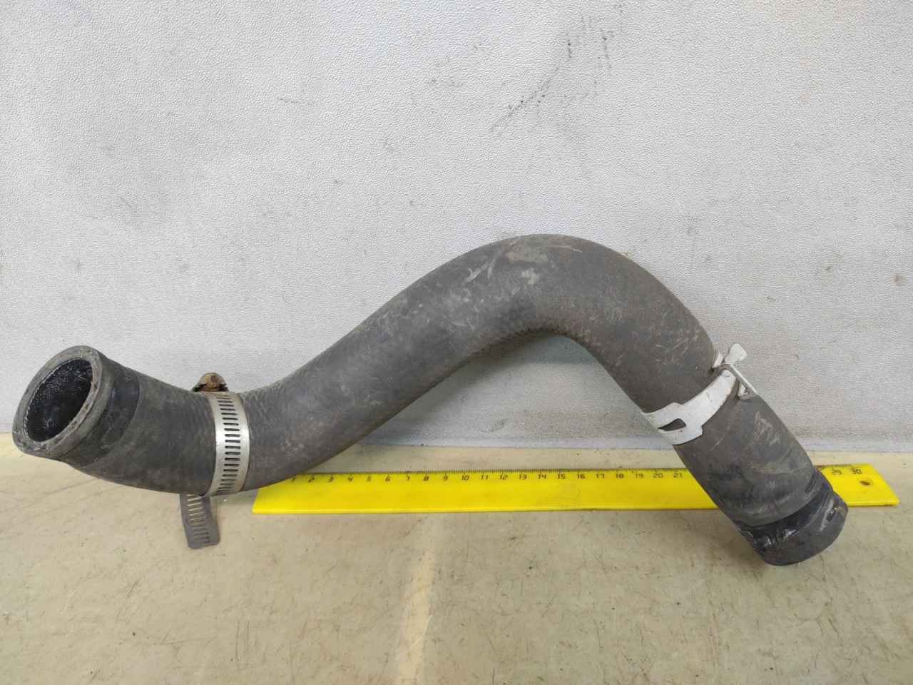 патрубок радиатора Suzuki Kizashi 1 поколение 2012, 2.4 л., J24B, бензин, АКПП, красный, седан, полный привод - фото №1