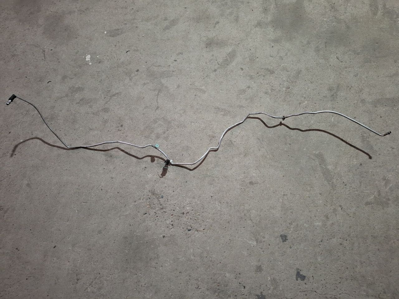 трубка кондиционера Mitsubishi ASX 1 поколение 2012, 2.0 л., 4B11, бензин, АКПП, черный, внедорожник 5 дв., полный привод - фото №1