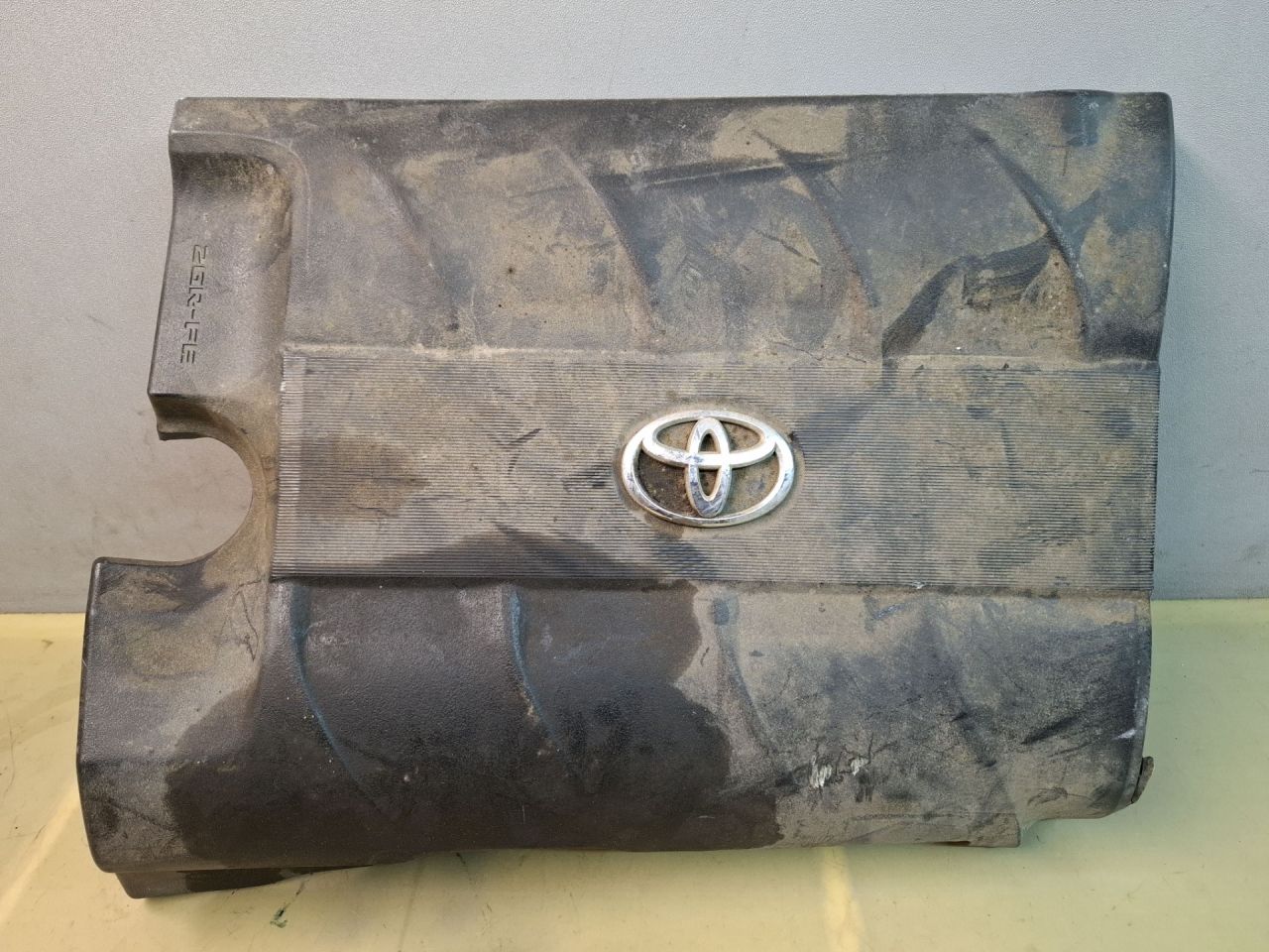 декоративная крышка двигателя Toyota Sienna 3 поколение 2011, 3.5 л., 2GR-FE, бензин, АКПП, серый, передний привод - фото №1