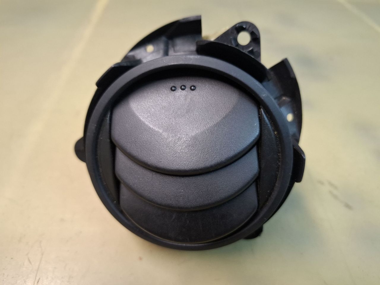 дефлектор обдува салона Mazda CX-7 1 поколение ER 2008, 2.3 л., L3-VDT, бензин, АКПП, голубой/30s, полный привод - фото №1