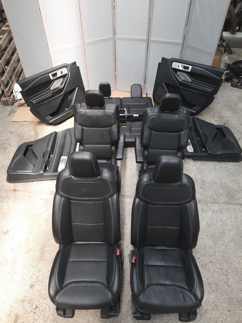 салон (комплект сидений) Ford Explorer 6 поколение U625 2020, 3.0 л., бензин, АКПП, внедорожник 5 дв., полный привод - фото №1
