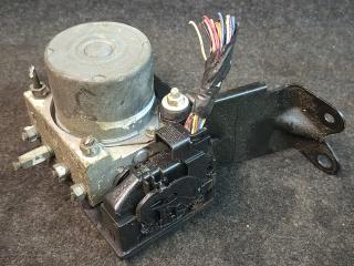 блок ABS Toyota Camry 7 поколение XV40 2008, 2.4 л., 2AZ-FE, бензин, АКПП, седан, передний привод