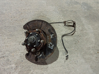 кулак поворотный правый Suzuki Grand Vitara 1 поколение [рестайлинг] 2005, 2.7 л., H 27 A, бензин, АКПП, внедорожник 5 дв.