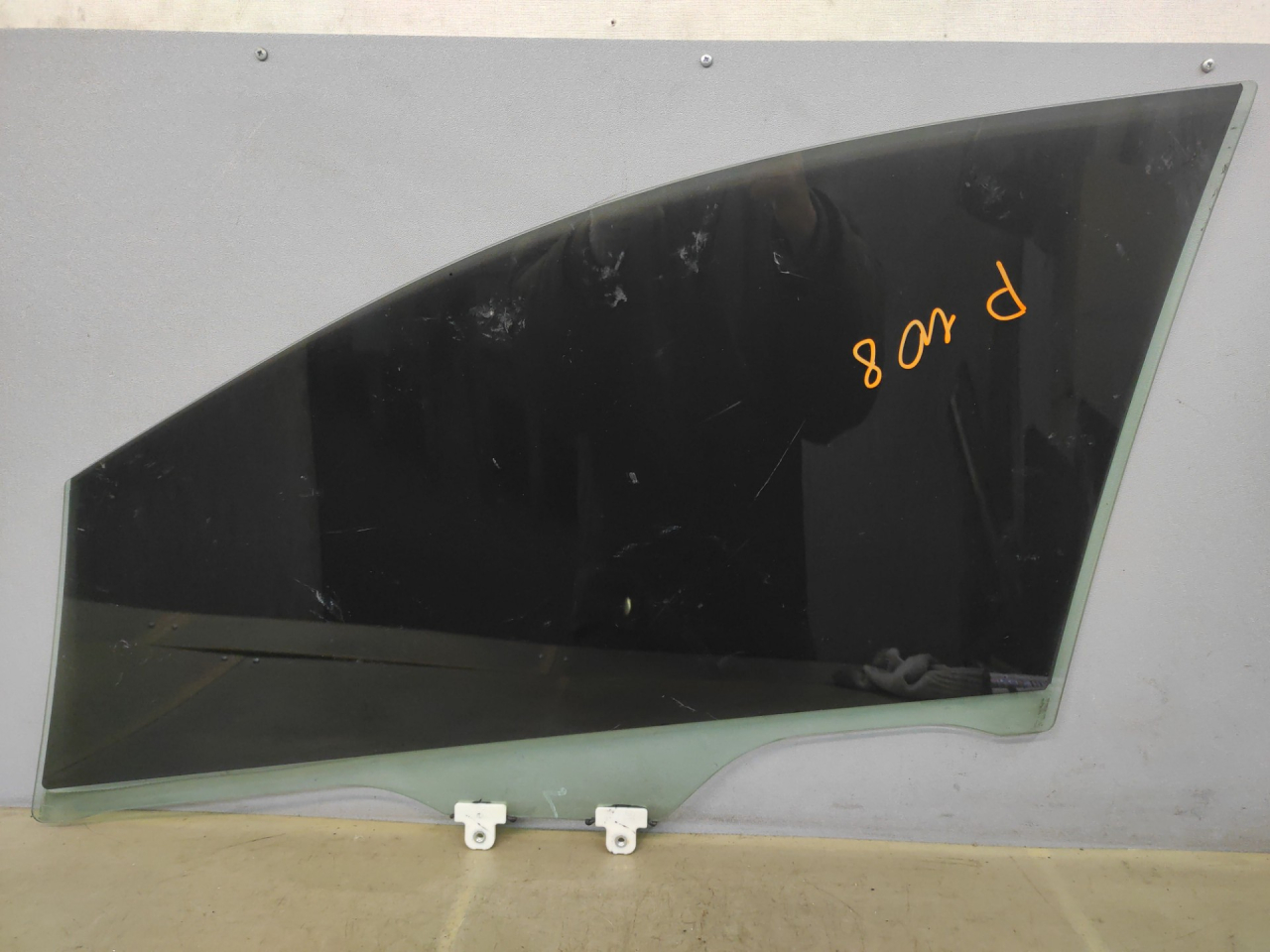 стекло двери передней правой Subaru Impreza 5 поколение (GK/GT) 2019, 2.0 л., бензин, вариатор, серый, седан, полный привод - фото №1