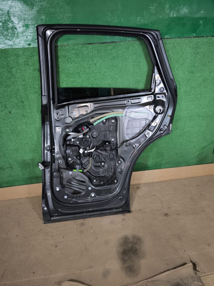 дверь задняя правая Mazda CX-5 2 поколение KF 2018, 2.5 л., PYY1, бензин, АКПП, серый/46g, внедорожник 5 дв., полный привод, KS7W72010, KB7W72010 - фото №1