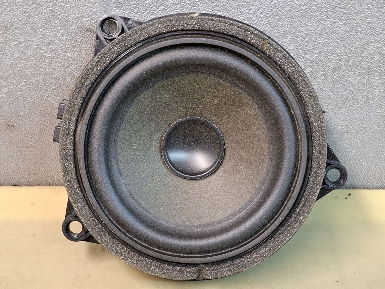 динамик BMW 3 серия F30/F31/F34 F30 2013, 2.0 л., N20 B20 A, бензин, АКПП, черный, седан, полный привод, 6513926494402 - фото №1