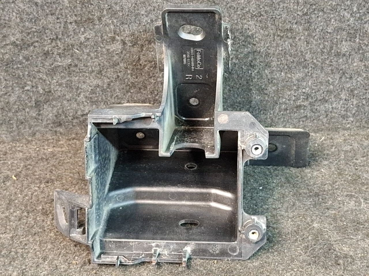 кронштейн (крепление) Ford Explorer 6 поколение U625 2020, 3.0 л., бензин, АКПП, внедорожник 5 дв., полный привод, LB5T-14D189-BA - фото №1