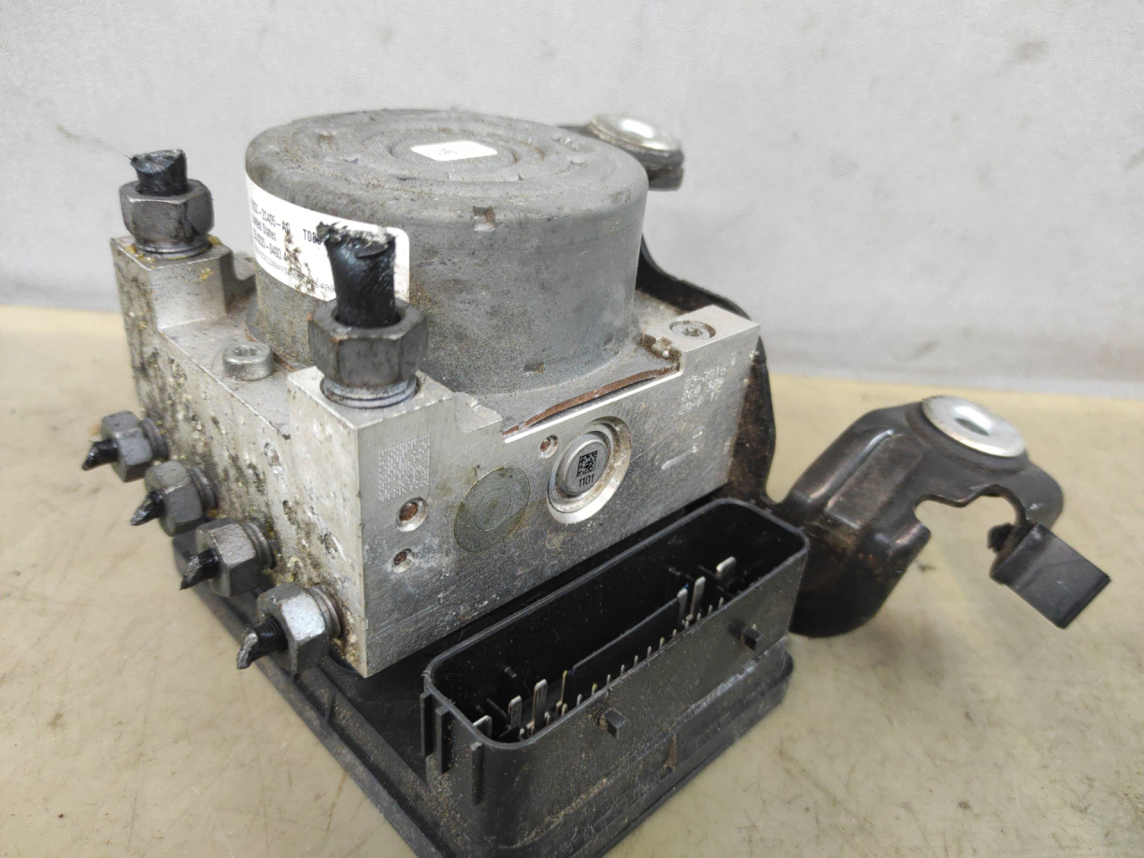 блок ABS Ford Edge 2 поколение CD539 2018, 2.0 л., бензин, АКПП, черный, внедорожник 5 дв., полный привод, F2GC2C405AG - фото №1