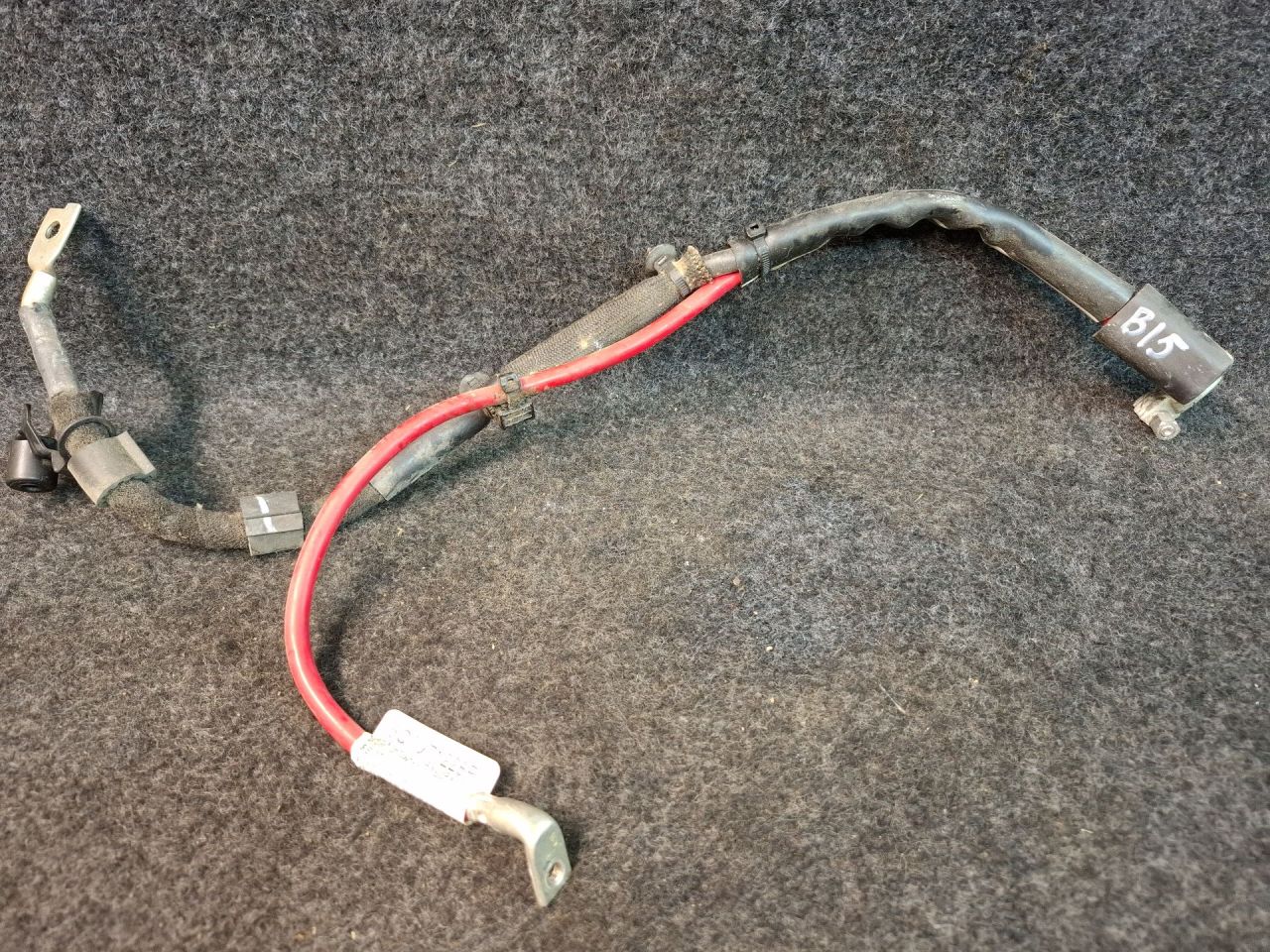 плюсовой провод аккумулятора Volkswagen Jetta 7 поколение 2019, 1.4 л., бензин, АКПП, серый, передний привод, 5Q0971228P - фото №1