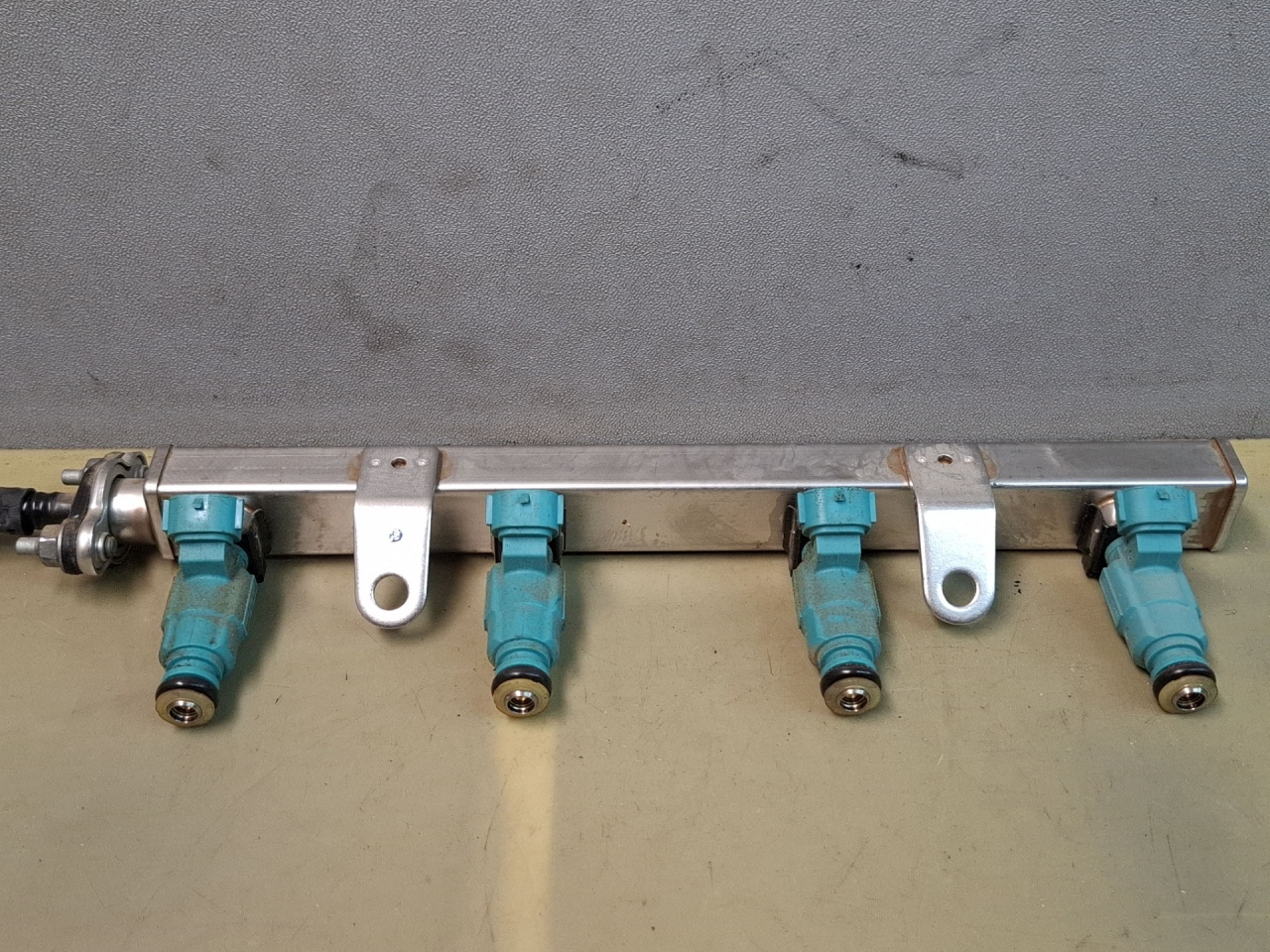 форсунка Kia Stonic 1 поколение 2022, 1.4 л., G4LC, бензин, МКПП, передний привод, 3535003600 - фото №1