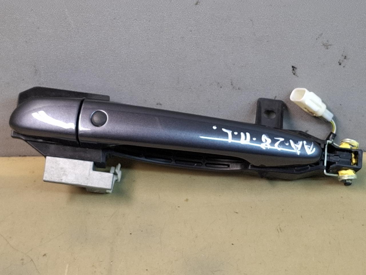 ручка наружная Mazda 3 3 поколение 2015, 2.5 л., PY-VPS, бензин, АКПП, серый, седан, передний привод, правый руль - фото №1