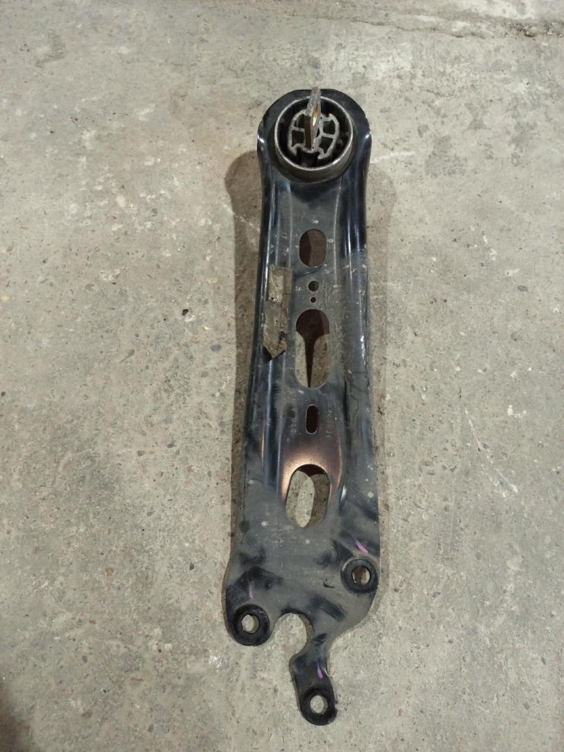 рычаг задний левый GMC Terrain 2 поколение 2020, 1.5 л., бензин, АКПП, серый 464с, передний привод - фото №1