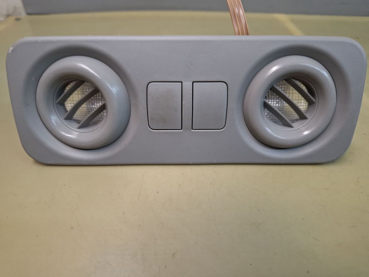 фонарь салона (плафон) Toyota Camry 7 поколение XV40 ACV40 2009, 2.4 л., 2AZ-FE, бензин, АКПП, синий, седан, передний привод - фото №1