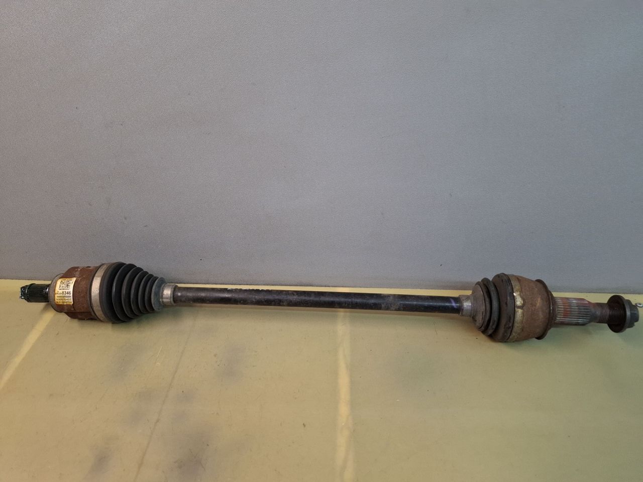 полуось задняя (приводной вал, ШРУС) Chevrolet Blazer 3 поколение 2019, 3.6 л., бензин, АКПП, белый, полный привод, 84598346 - фото №1