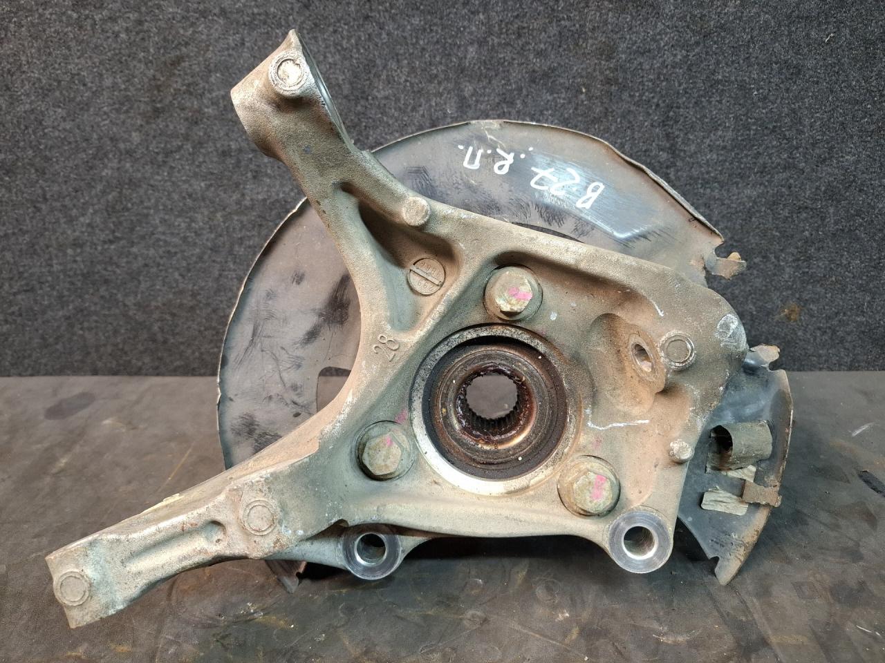 кулак поворотный правый GMC Terrain 2 поколение 2020, 1.5 л., бензин, АКПП, серый 464с, передний привод, 84210077 - фото №1