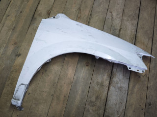 крыло переднее правое Mazda MPV 2 поколение [рестайлинг] 2004