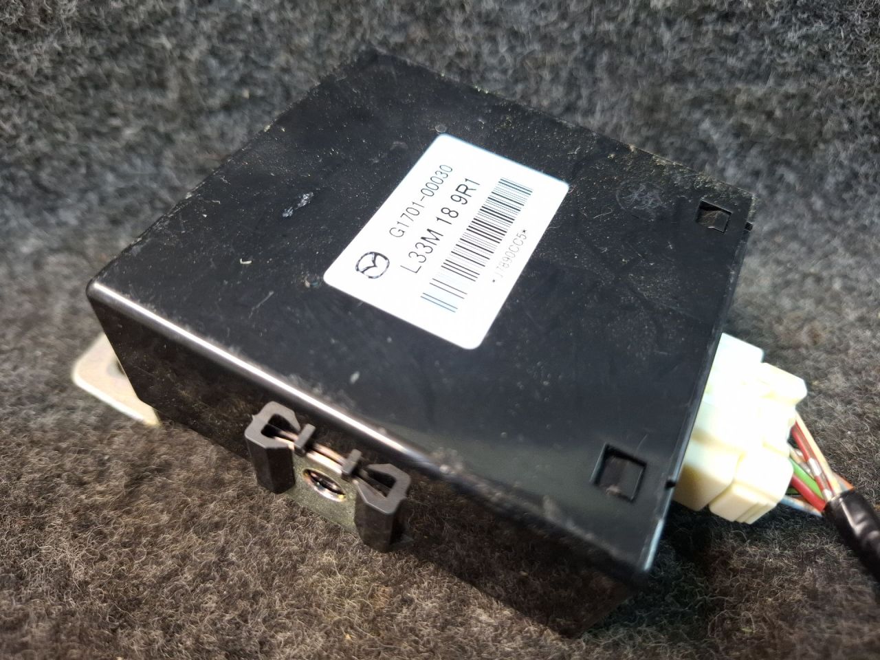 блок управления центральным замком Mazda CX-7 1 поколение ER 2008, 2.3 л., L3-VDT, бензин, АКПП, голубой/30s, полный привод, L33M189R1 - фото №1