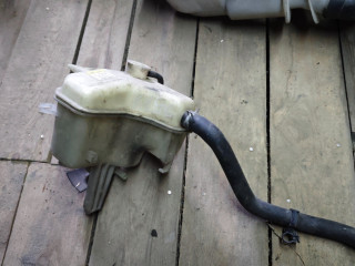 бачок расширительный Mazda Tribute 1 поколение 2004