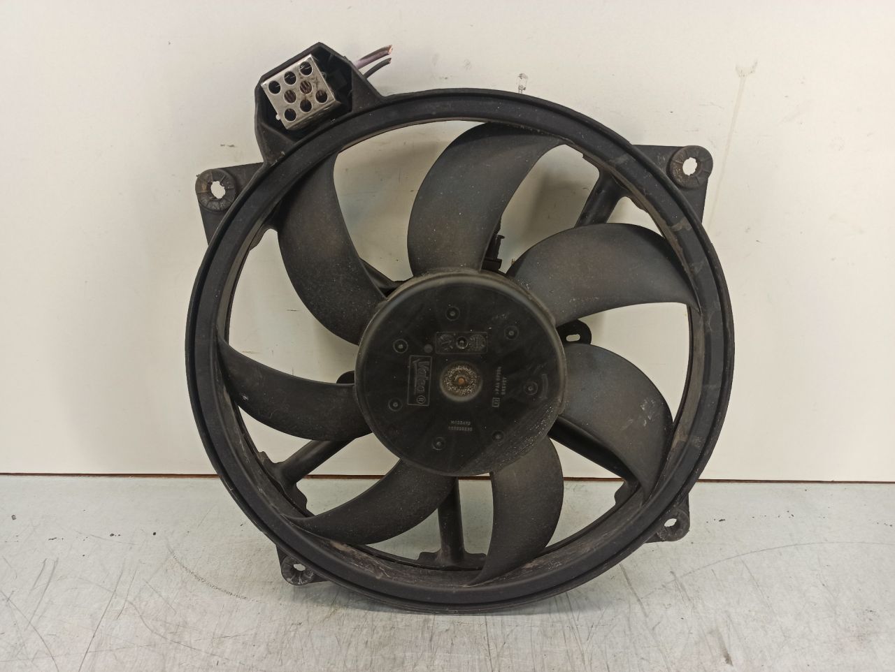 вентилятор радиатора Renault Megane 3 поколение 2010, 1.5 л., DCi, K9K 837, дизель, АКПП, синий, хетчбэк 5 дв., передний привод, правый руль, 214812415R - фото №1