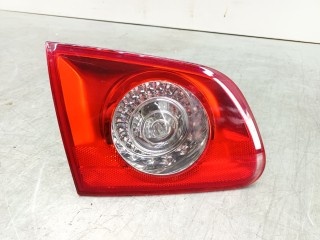 фонарь крышки багажника левый Volkswagen Passat B6 2010, 1.9 л., TDi PD, BXE, дизель, 6МКПП, универсал, передний привод, 3C5945093F