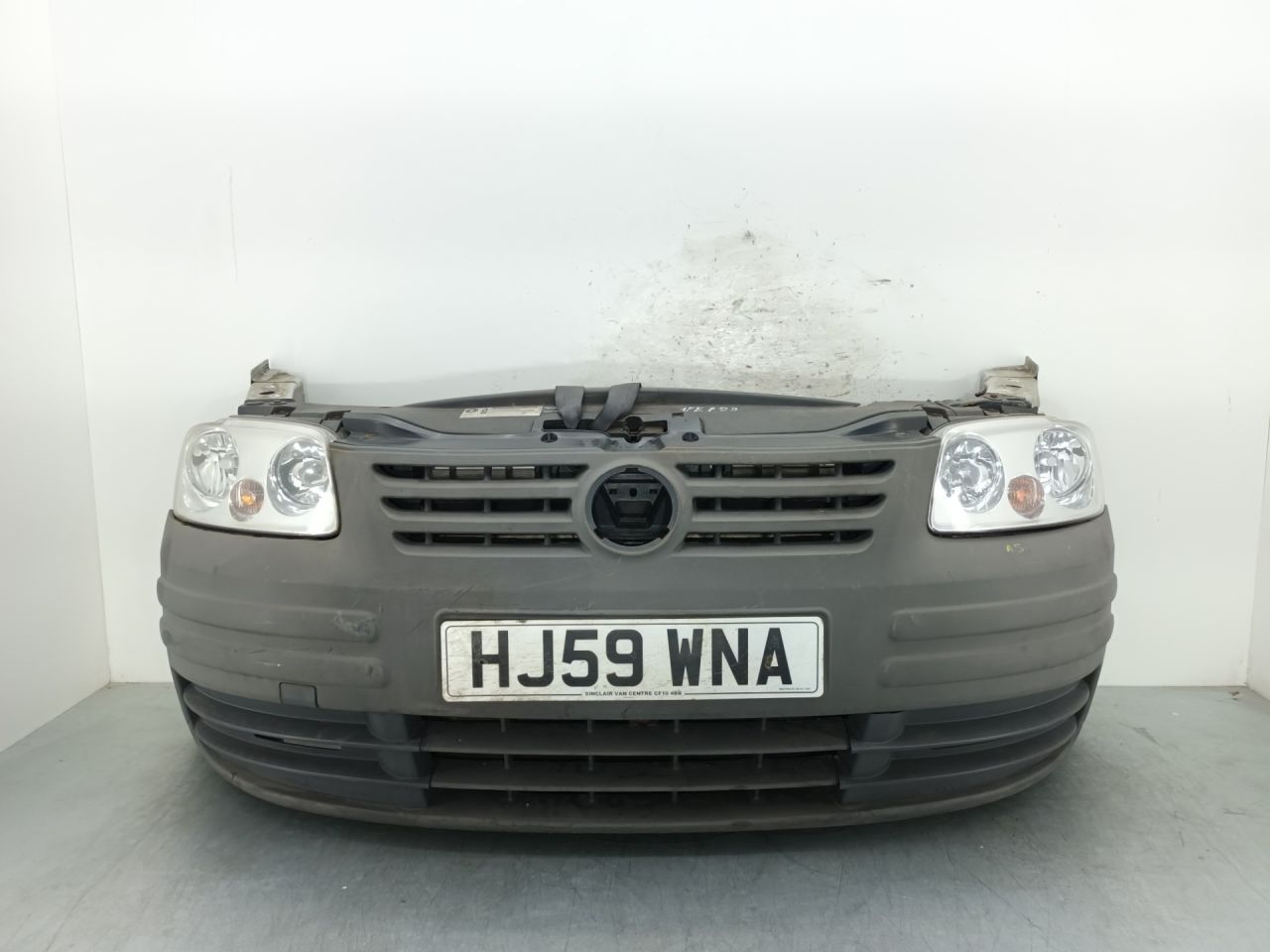 передняя часть (ноускат) Volkswagen Caddy 3 поколение 2009, 1.9 л., TDi PD, BJB, дизель, 5МКПП, фургон, передний привод - фото №1