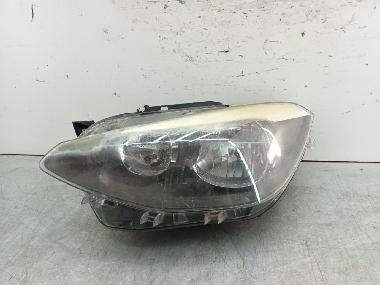 фара левая BMW 1 серия F20/F21 2012, 2.0 л., N47 D20 C, дизель, 6МКПП, хетчбэк 5 дв., 7229685, 63117229685 - фото №1