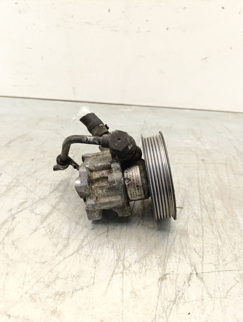насос гидроусилителя руля Audi A4 B6 2004, 1.9 л., TDi PD, AVF, дизель, 6МКПП, универсал, передний привод, 8E0145155N - фото №1