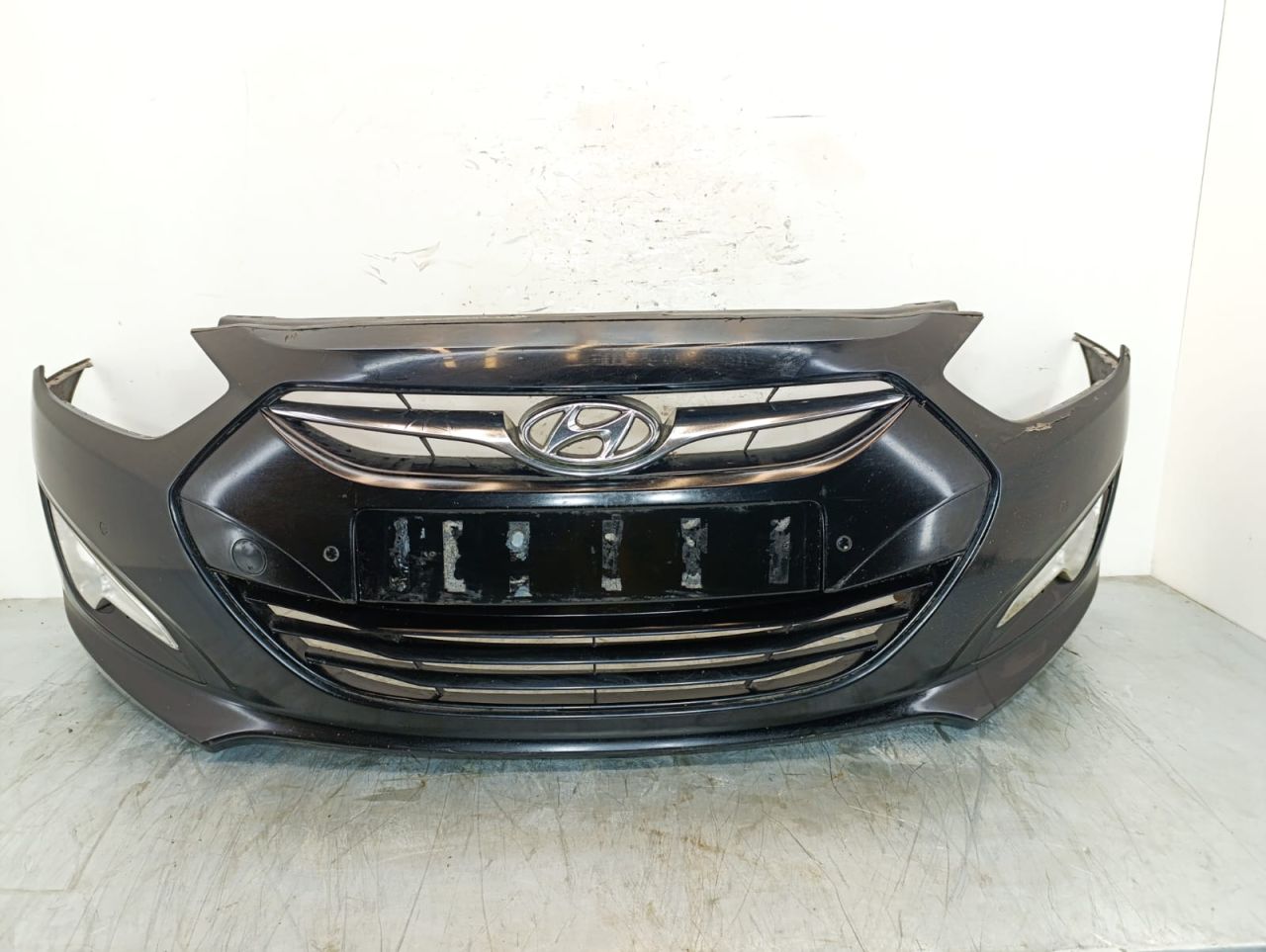 бампер передний Hyundai i40 1 поколение 2011, 1.7 л., CRDi, D4FD, дизель, 6МКПП, чёрный, универсал, передний привод, правый руль, 865503Z000 - фото №1