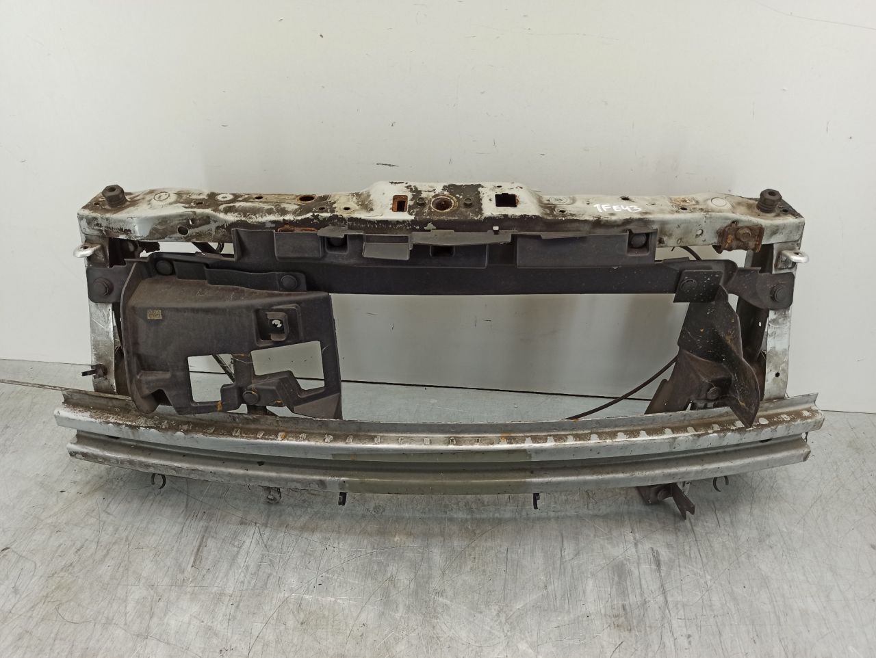 передняя панель крепления облицовки (телевизор) Chevrolet Spark M300 2013, 1.0 л., i, B10D1, бензин, 5МКПП, серебристый, хетчбэк 5 дв., передний привод, правый руль - фото №1