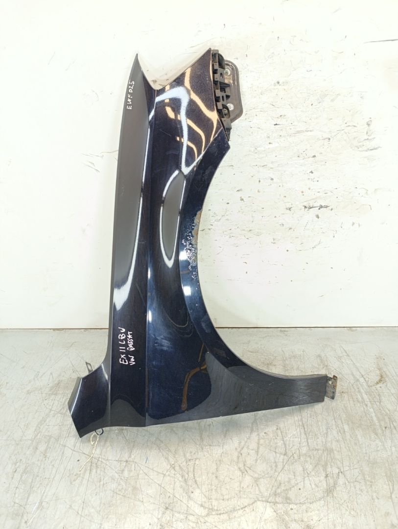 крыло переднее правое Volkswagen Passat B7 2011, 2.0 л., TDi, CFFB, дизель, 6МКПП, седан, передний привод, 561821022 - фото №1