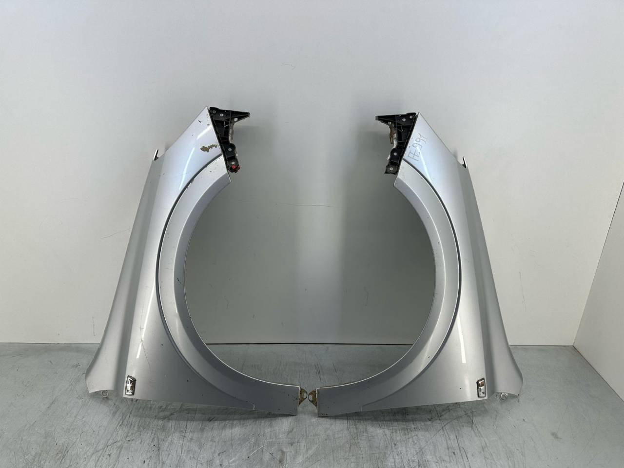 крыло переднее правое Opel Astra H 2005, 1.4 л., i, Z 14 XEP, бензин, 5МКПП, серебристый, хетчбэк 5 дв., передний привод, правый руль, 93178667, 24467206 - фото №1