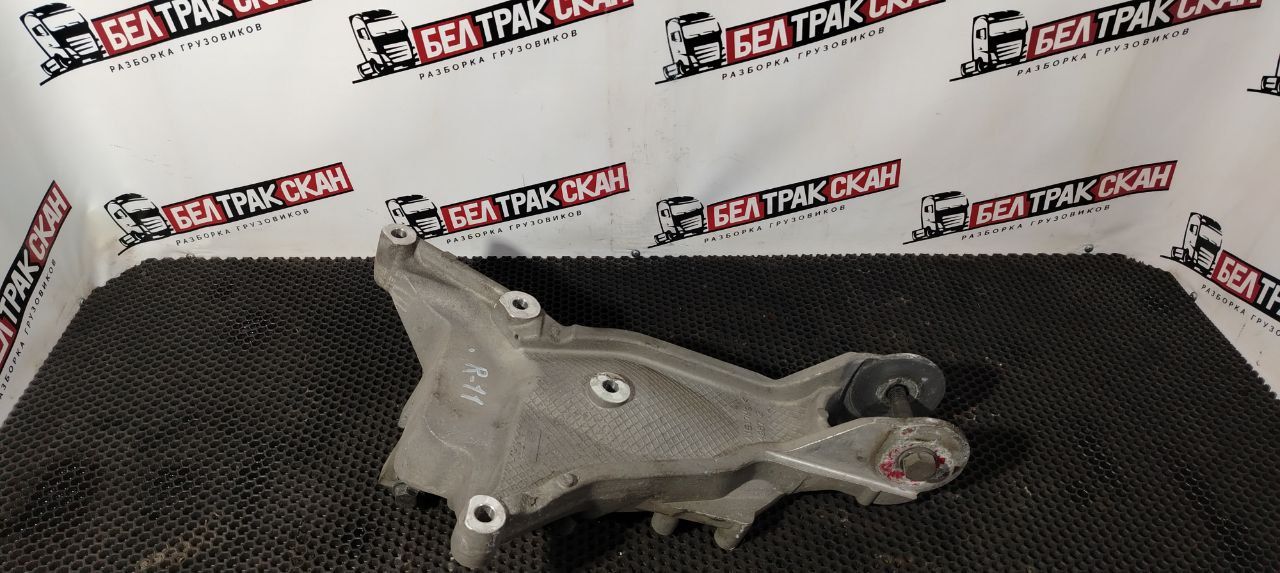 кронштейн кабины Scania R 5 серия 2013, 12.7 л., DC 13.112, дизель, АКПП, red chilli, задний привод, 1912828 - фото №1