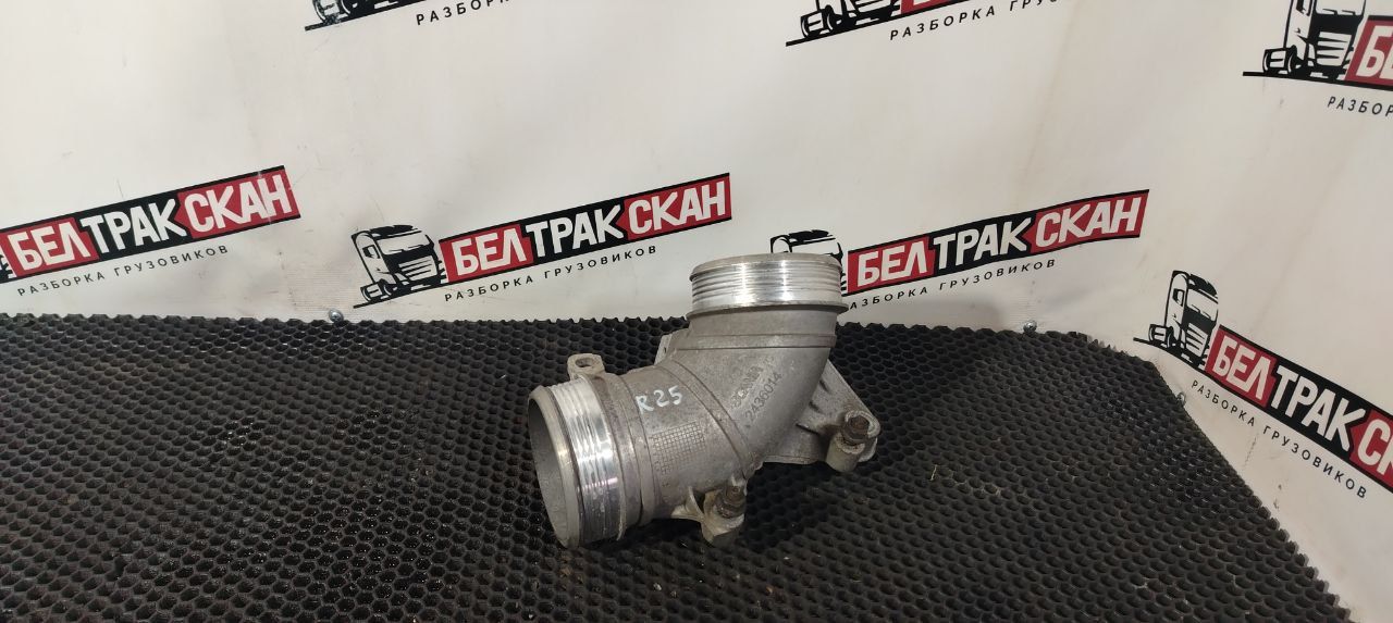 патрубок интеркулера Scania G 6 серия 2018, 12.7 л., DC 13.148, дизель, АКПП, white ivory, задний привод, 2436014 - фото №1