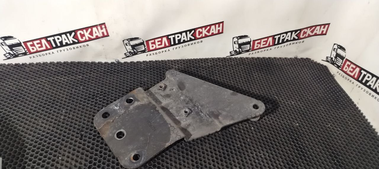 кронштейн радиатора Scania R 5 серия 2012, 11.7 л., DC 12.15, дизель, АКПП, white ivory, задний привод, 1776271 - фото №1