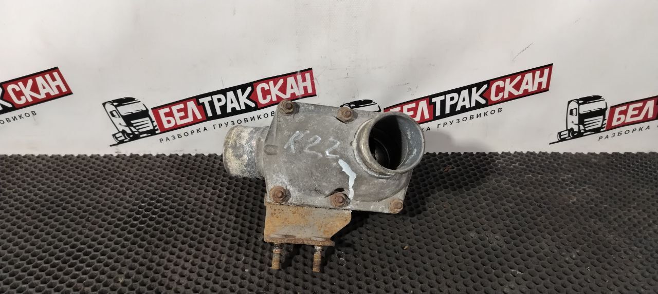 корпус термостата Scania R 5 серия 2013, 12.7 л., DC 13.121, дизель, АКПП, 1381494, 1351073, 1849060, 1799757, 1800909, 1423451, 1755952, 1351075, 1381495, 1351074, 2037450, 1814852, 1862604 - фото №1