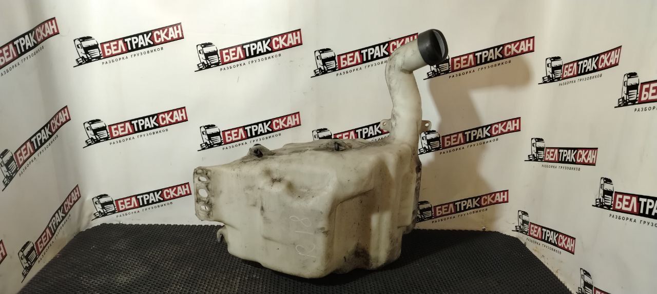 бачок омывателя Scania R 5 серия 2010, 11.7 л., DC 12.15, дизель, АКПП, задний привод, 1850266, 1769441, 1722482, 1434005, 1769442, 1722483, 1517139, 1534035, 1854255, 1772662 - фото №1