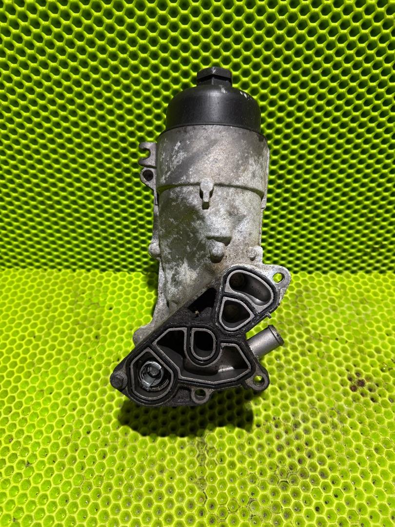 теплообменник масляного фильтра Volvo V40 2 поколение 2012, 1.6 л., D 4162 T, дизель - фото №1