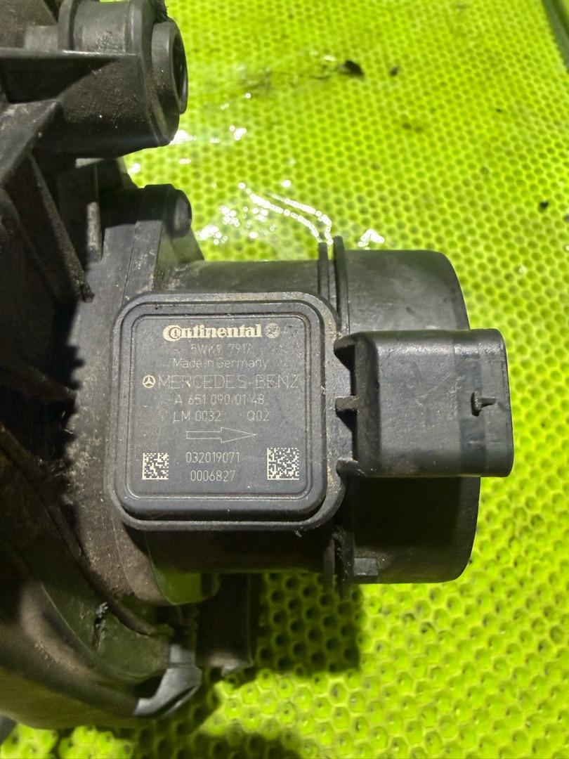 расходомер воздуха Mercedes-Benz E-Класс W212/S212/C207/A207 2009, 2.1 л., дизель, A6510900148, 6510900148 - фото №1