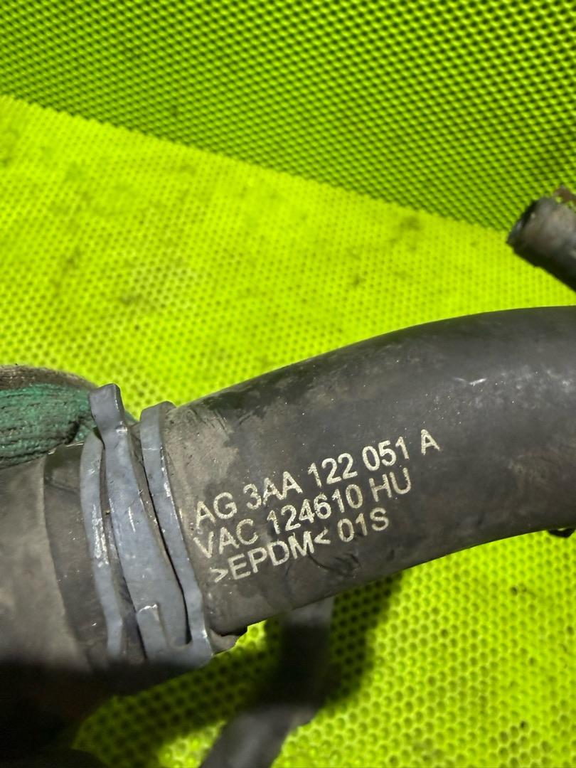 патрубок (трубопровод, шланг) Volkswagen Passat B7 2012, 2.0 л., дизель, 3AA122051 - фото №1
