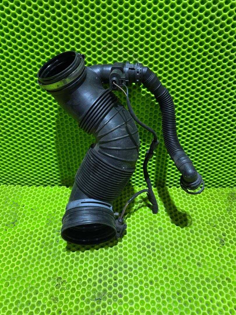 патрубок воздушного фильтра Volkswagen Passat B7 2012, 2.0 л., дизель, 3C0129654 - фото №1